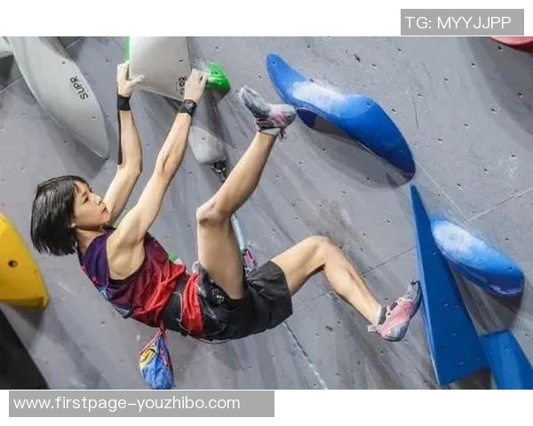 成都攀岩队在极限运动世界杯中的团队协作表现分析与点评